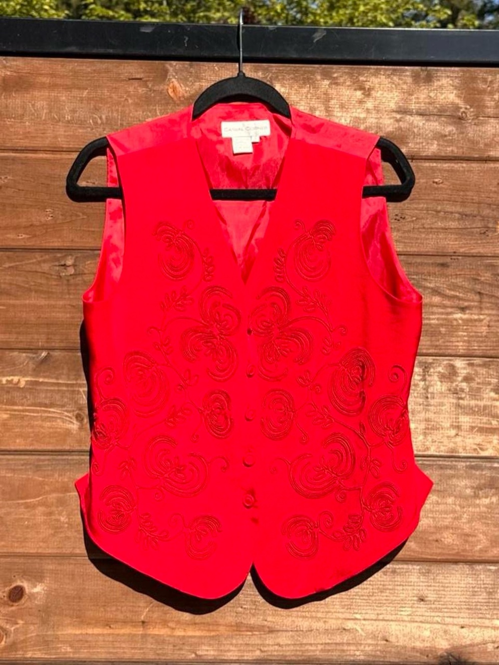 Red Embroidered Button-Front Vest - Picture 3 of 6